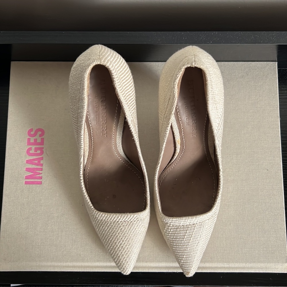 Burberry ivory snake skin wedge heels - Picture 3 of 6